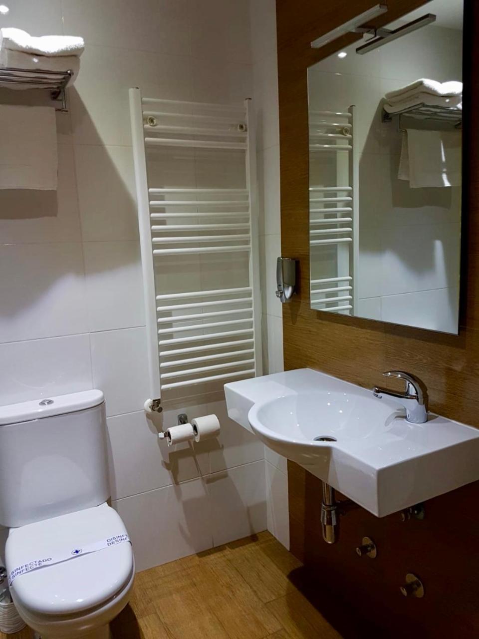 Hostal Puerta La Villa Valladolid Buitenkant foto
